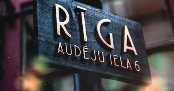 中国宣传片用美国音乐