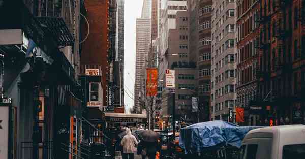 拍摄宣传片一般用什么镜头